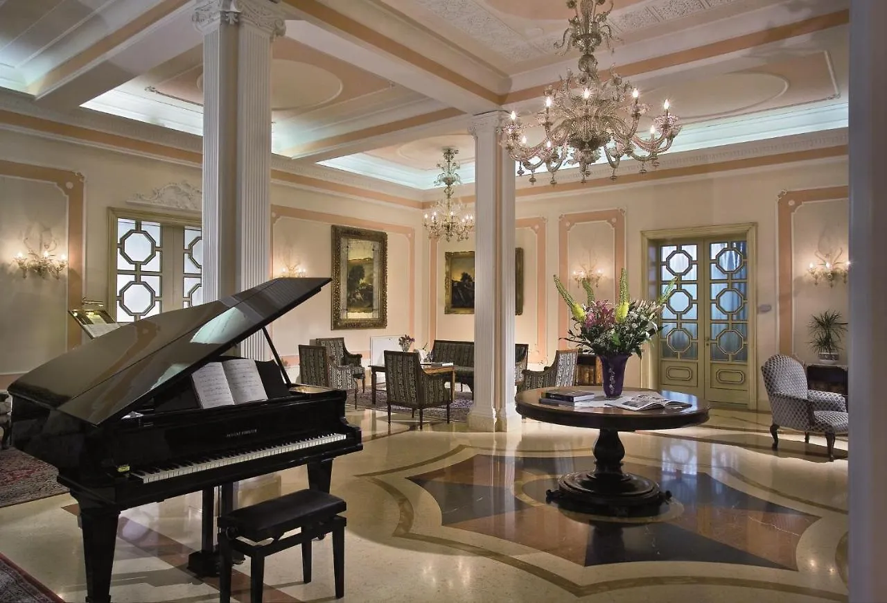 אבנו טרמה Palace Hotel Meggiorato