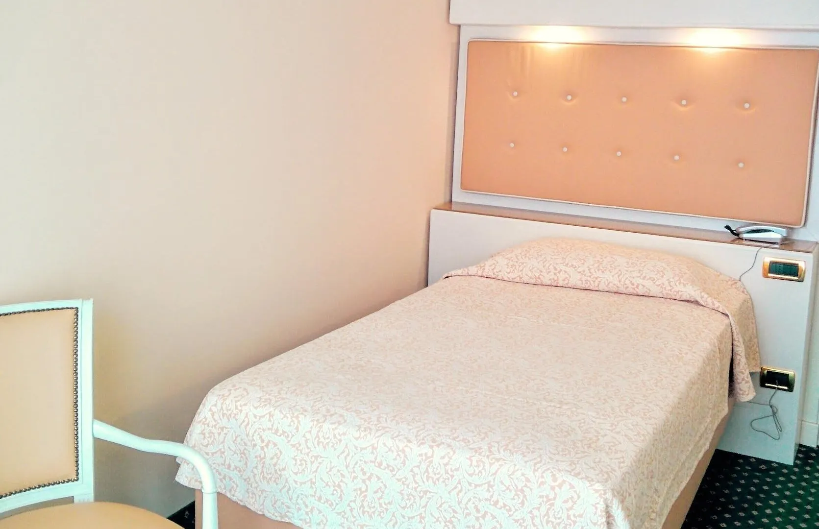אבנו טרמה Palace Hotel Meggiorato אבנו טרמה